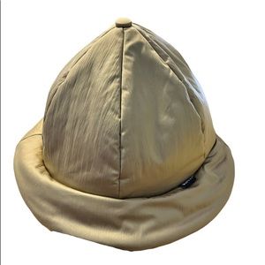 NWT Kith Round Puffer Bucket hat in Canvas.